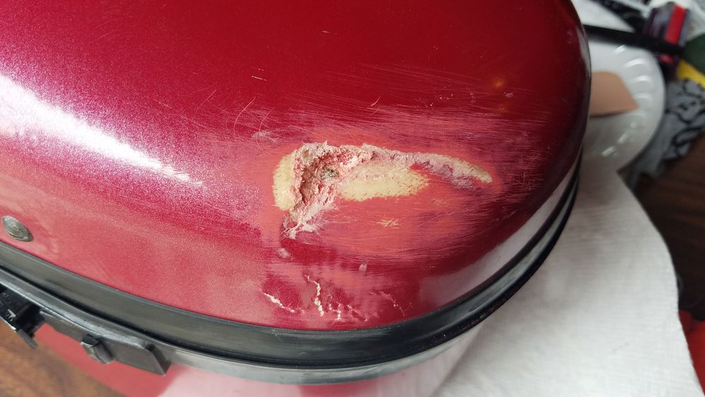 Brack cello case repair, photograph 7