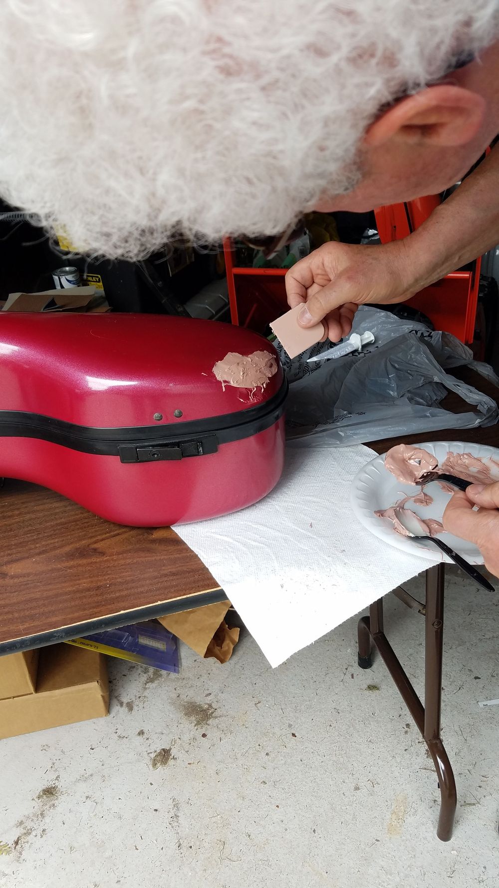 Brack cello case repair, photograph 8