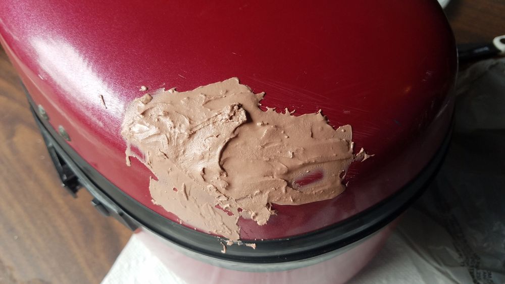 Brack cello case repair, photograph 9