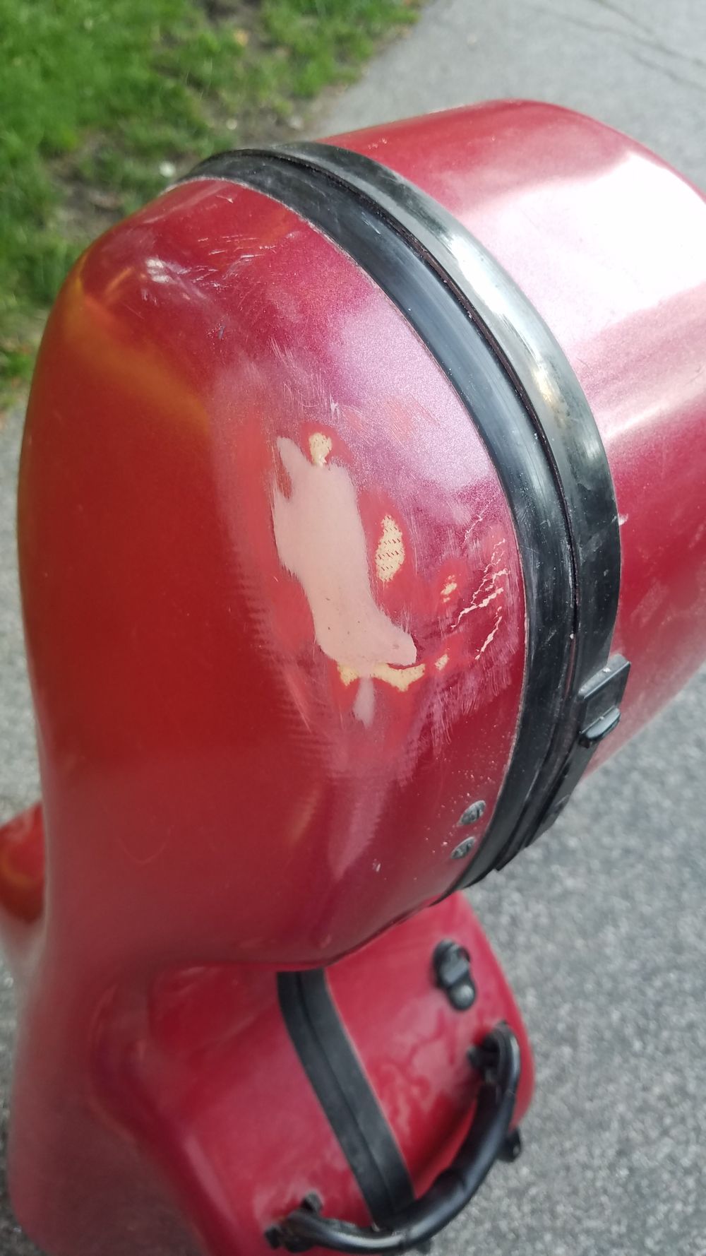 Brack cello case repair, photograph 13
